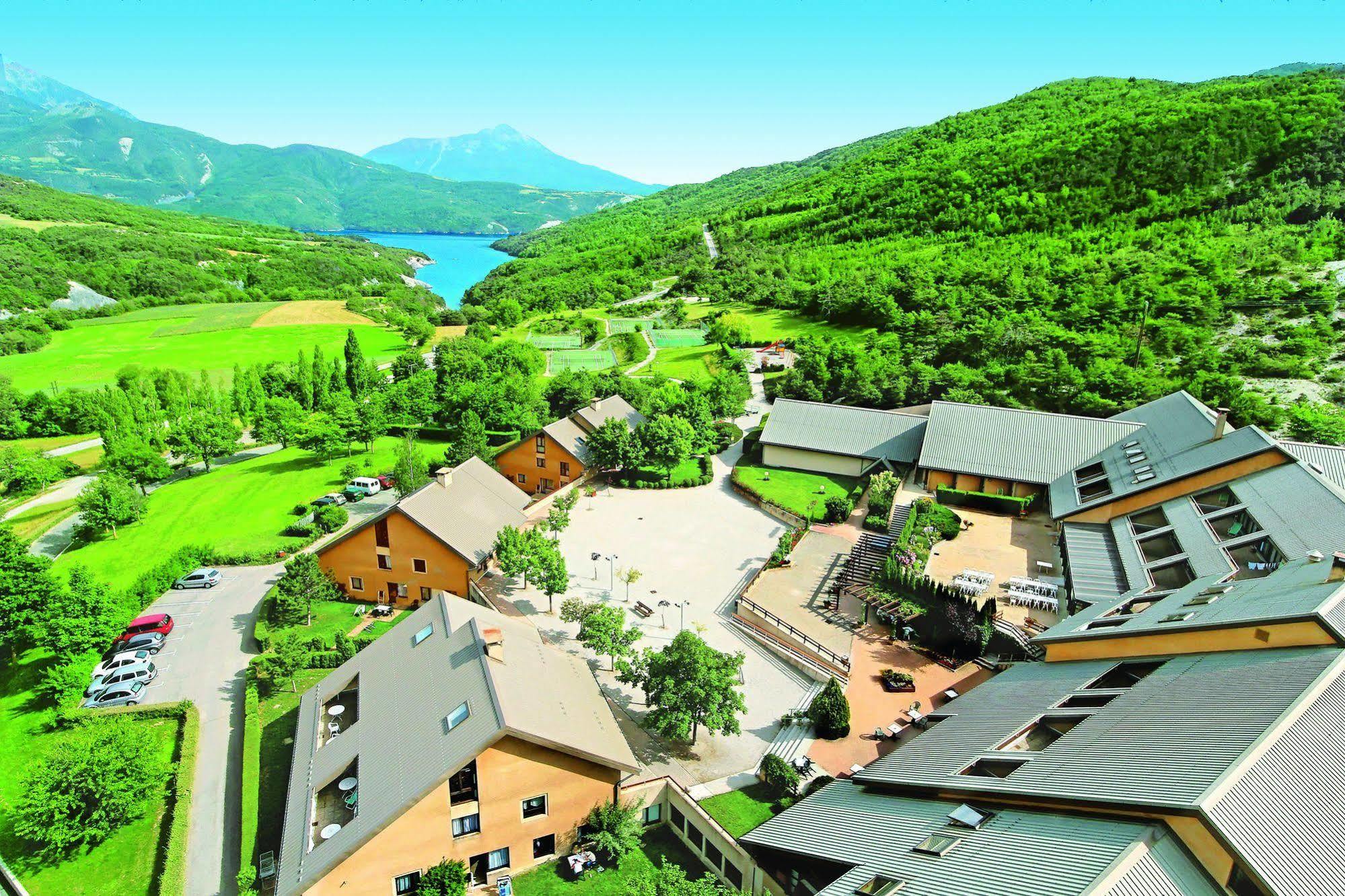 Club Vacances Bleues Les Horizons Du Lac Chorges Eksteriør billede
